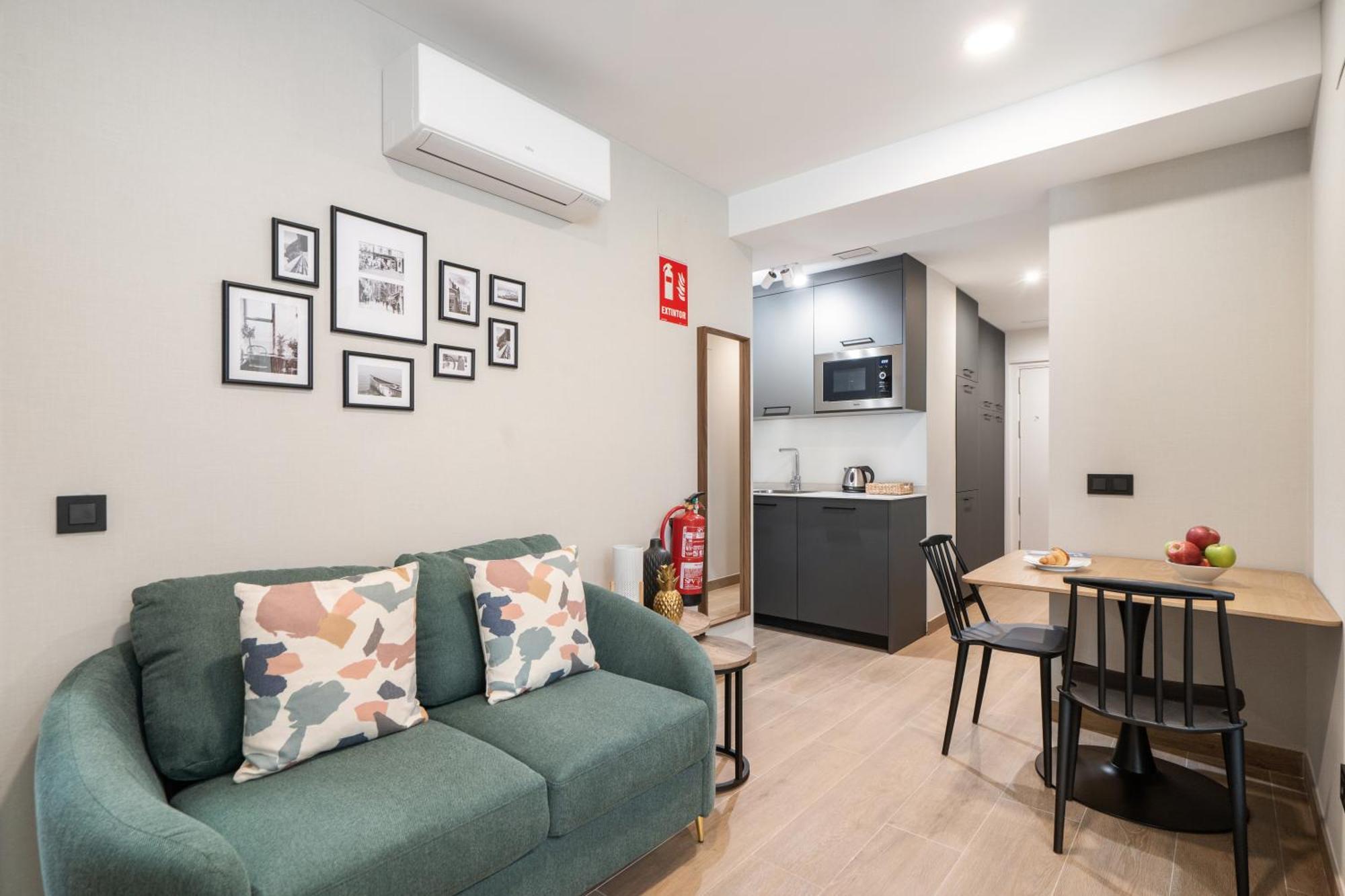 Dobo Madrid Cabrera Apartment ภายนอก รูปภาพ