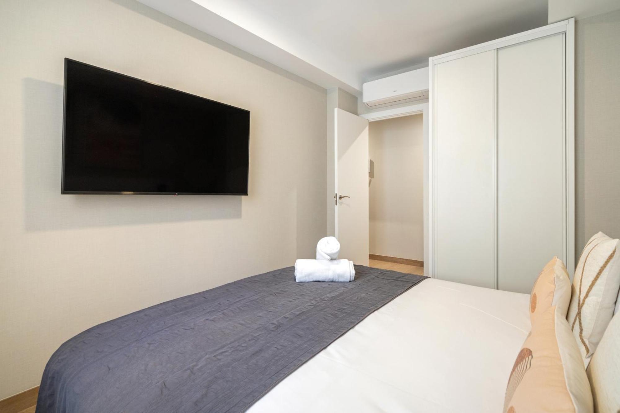 Dobo Madrid Cabrera Apartment ภายนอก รูปภาพ